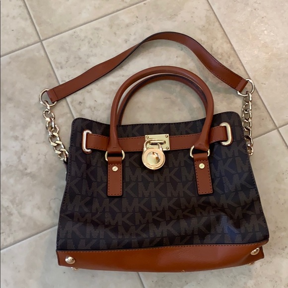 Michael Kors Hamilton Medium Logo 💕 - Picture 2 of 13
